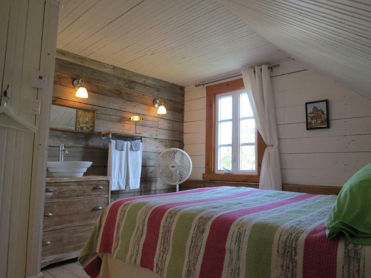 La Vieille Maison Rouge Saint-Tite Экстерьер фото
