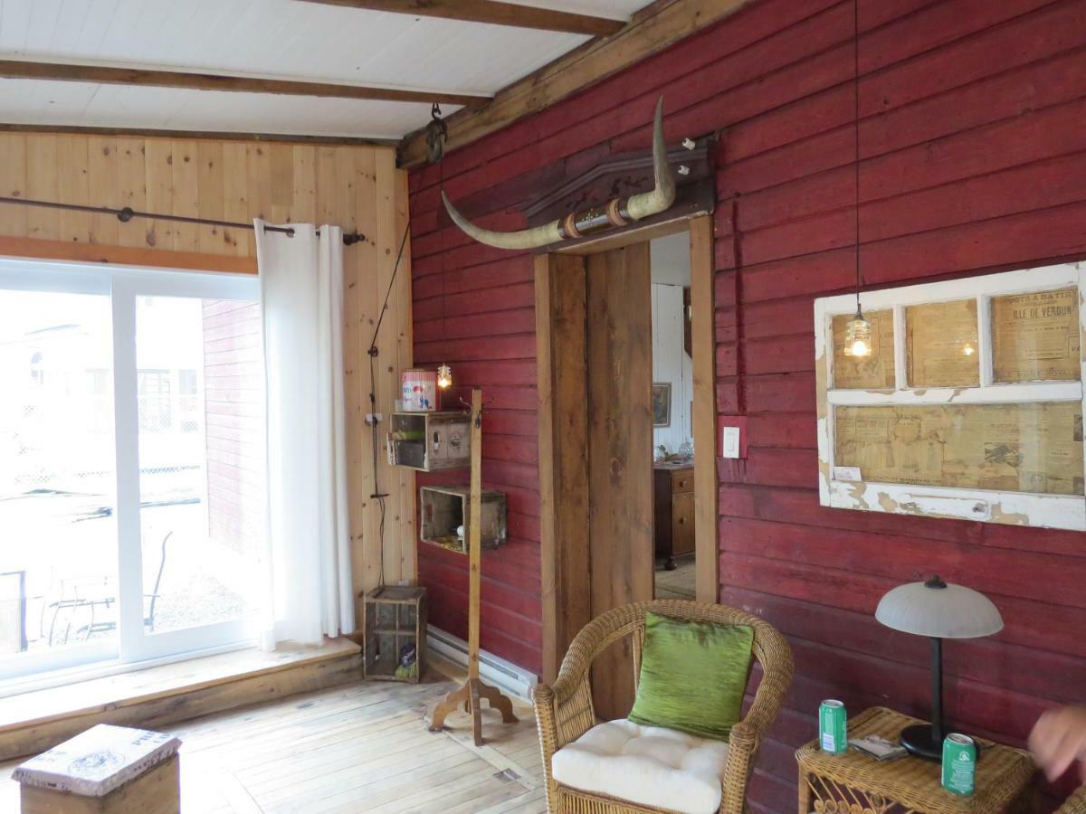La Vieille Maison Rouge Saint-Tite Экстерьер фото