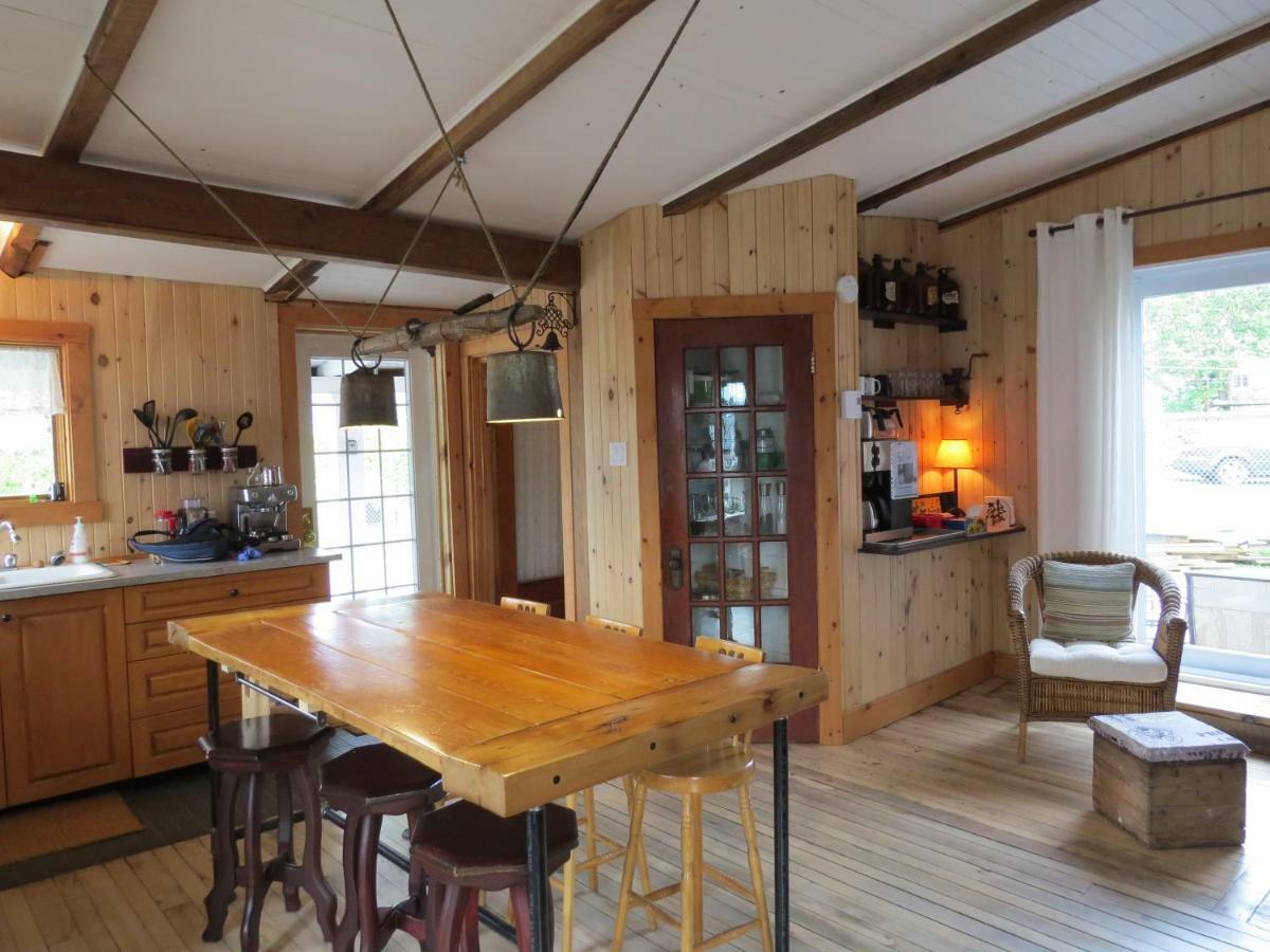 La Vieille Maison Rouge Saint-Tite Экстерьер фото