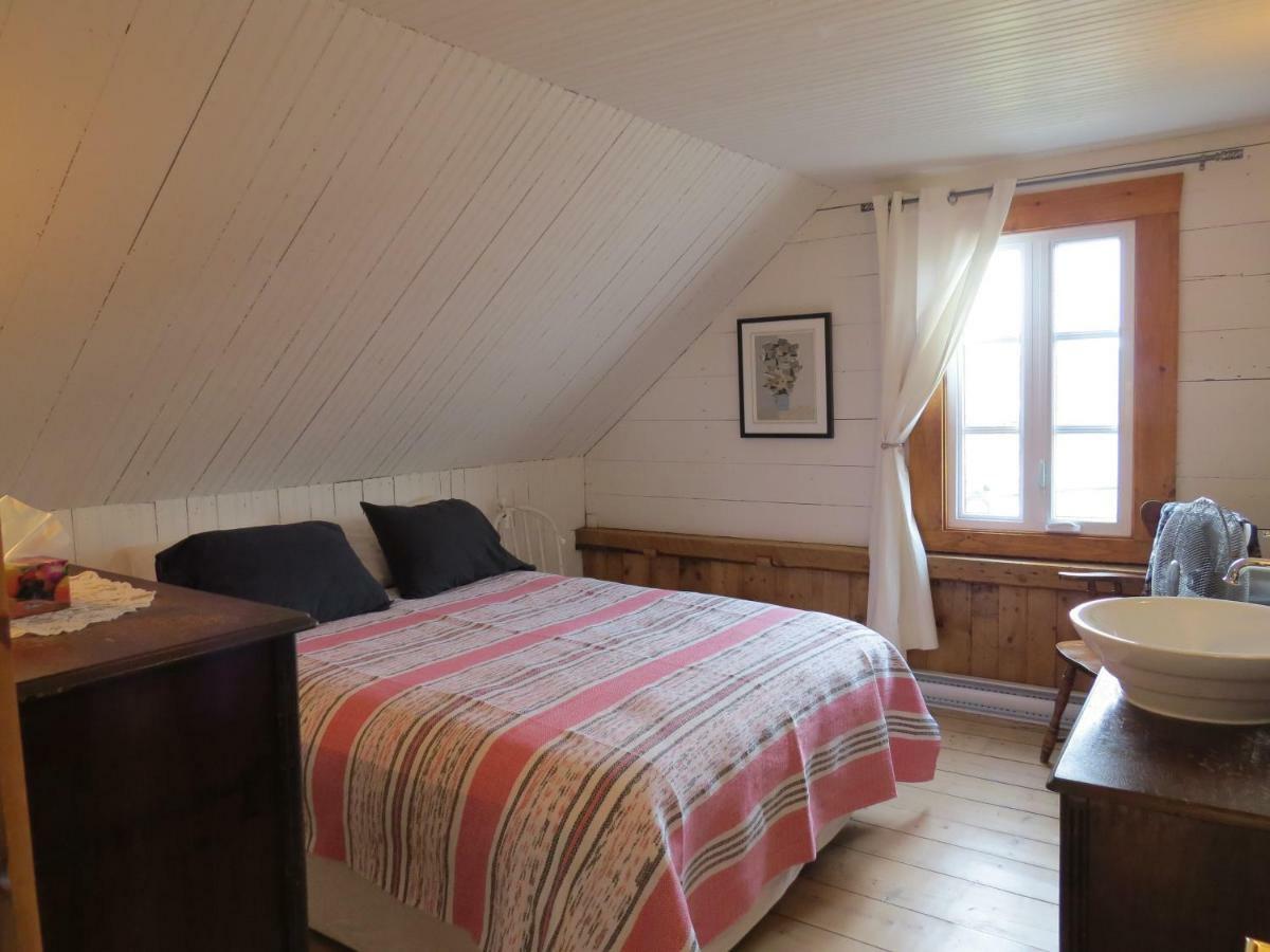 La Vieille Maison Rouge Saint-Tite Экстерьер фото
