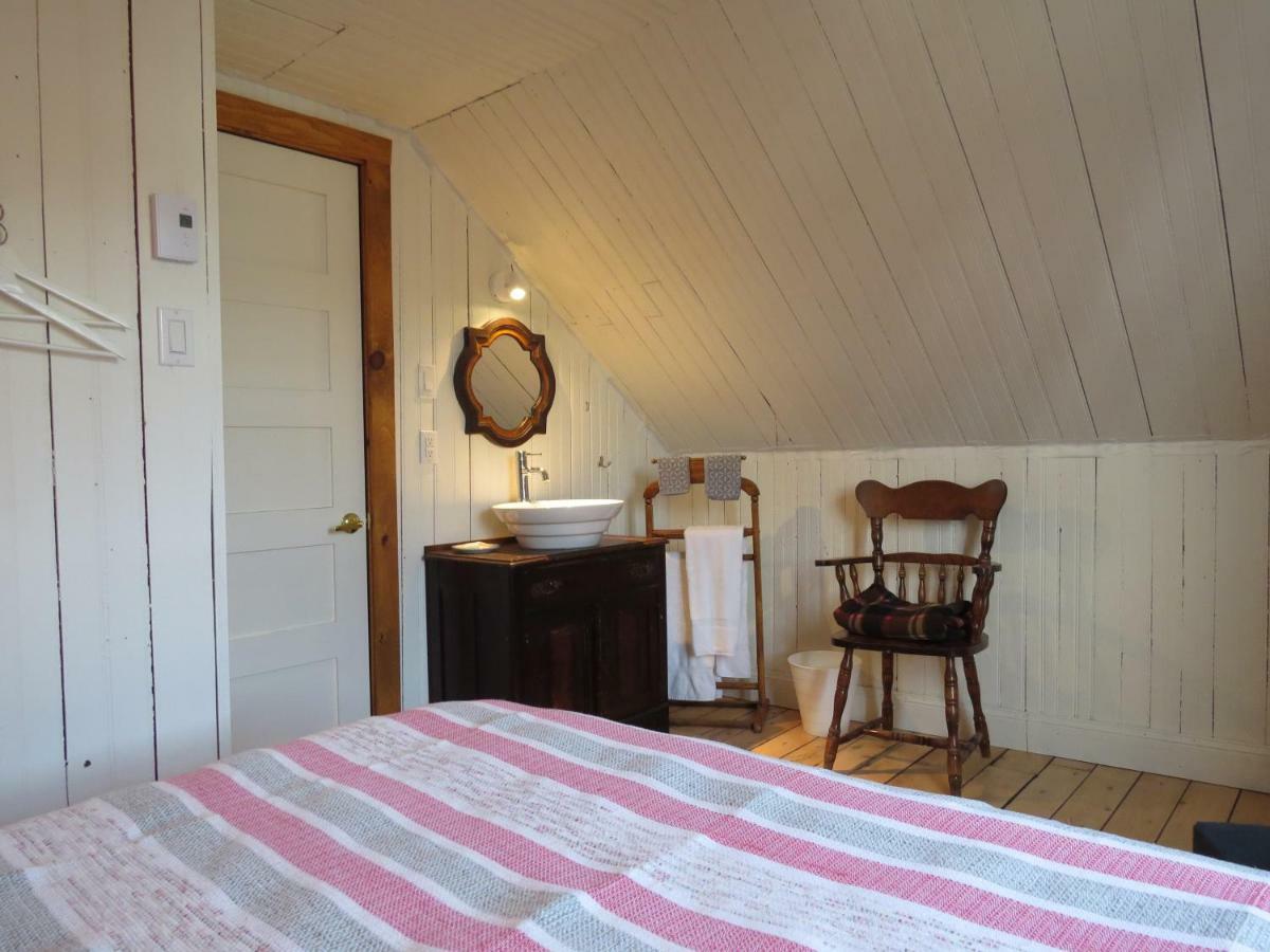 La Vieille Maison Rouge Saint-Tite Экстерьер фото