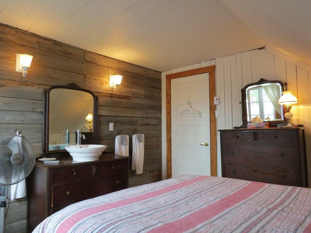 La Vieille Maison Rouge Saint-Tite Экстерьер фото