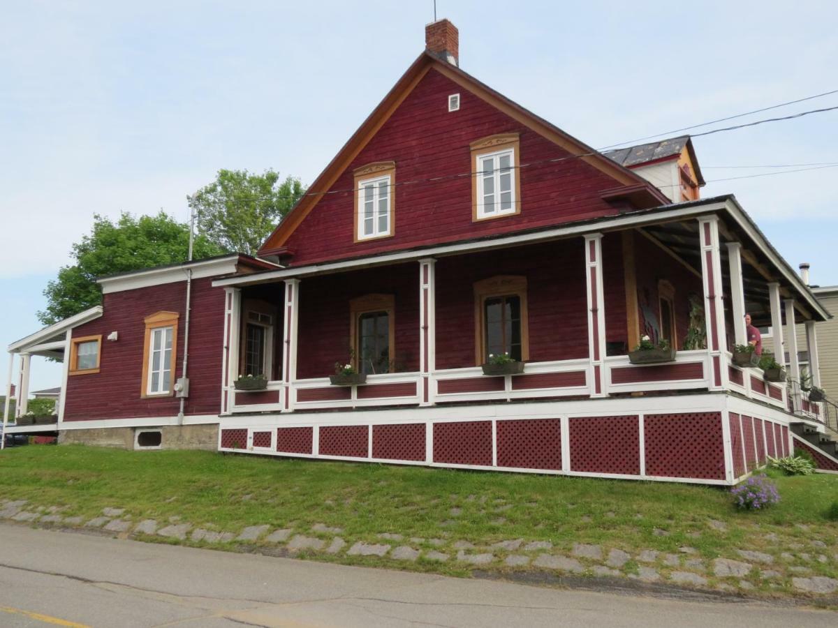 La Vieille Maison Rouge Saint-Tite Экстерьер фото